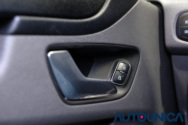 FORD Transit Custom 320 2.0 ECOBLUE 130 AUTOMATICO 9 POSTI COMBI TREND