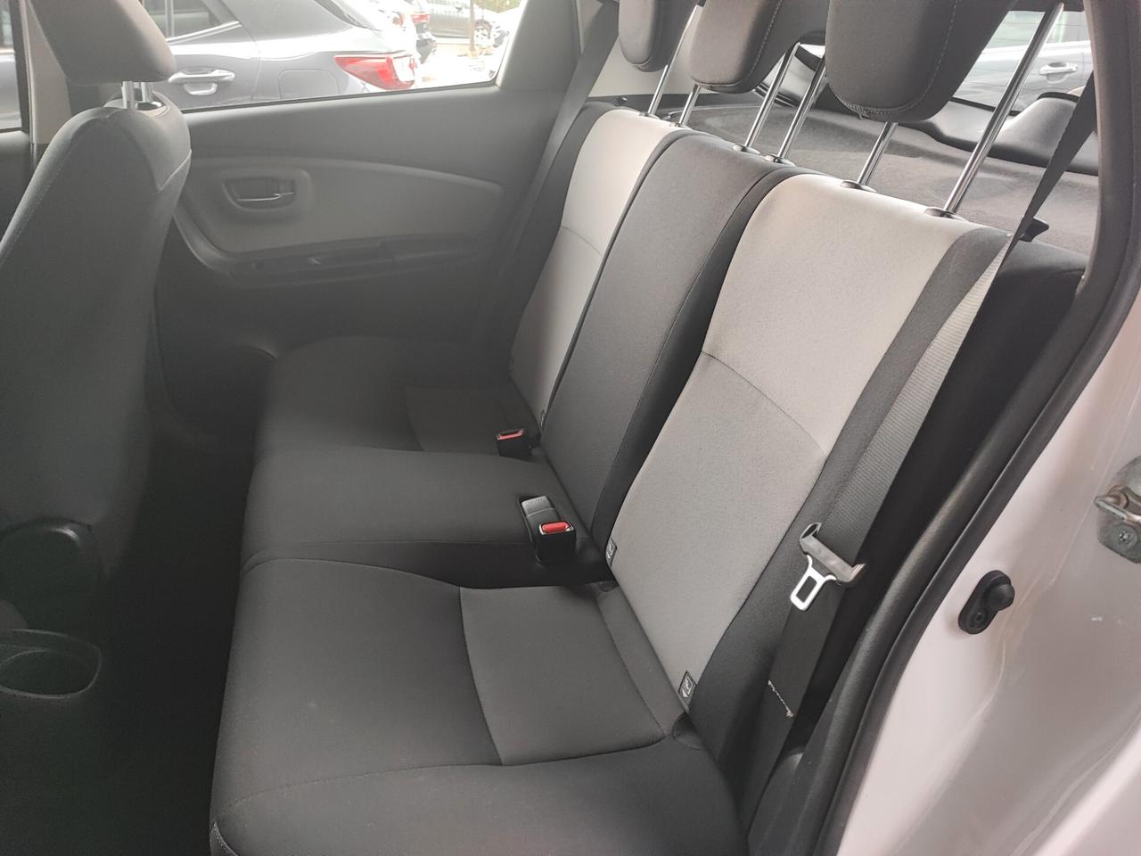 Toyota Yaris 1.0 72 CV 5 porte Lounge
