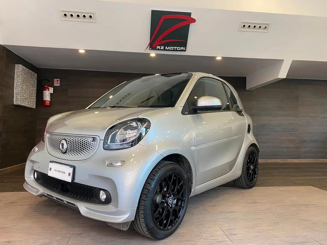 Smart ForTwo 0.9 t Superpassion 90cv twinamic-ITALIANA+NAVIGATORE/RETROCAMERA-SPORT-CONFORT