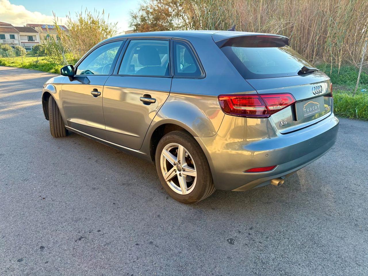 Audi A3 1.6 30 TDI Admired #8285