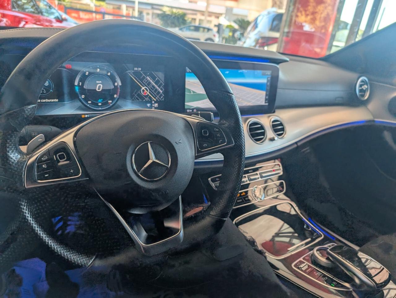 Mercedes E 220 DIESEL BERLINA AMG