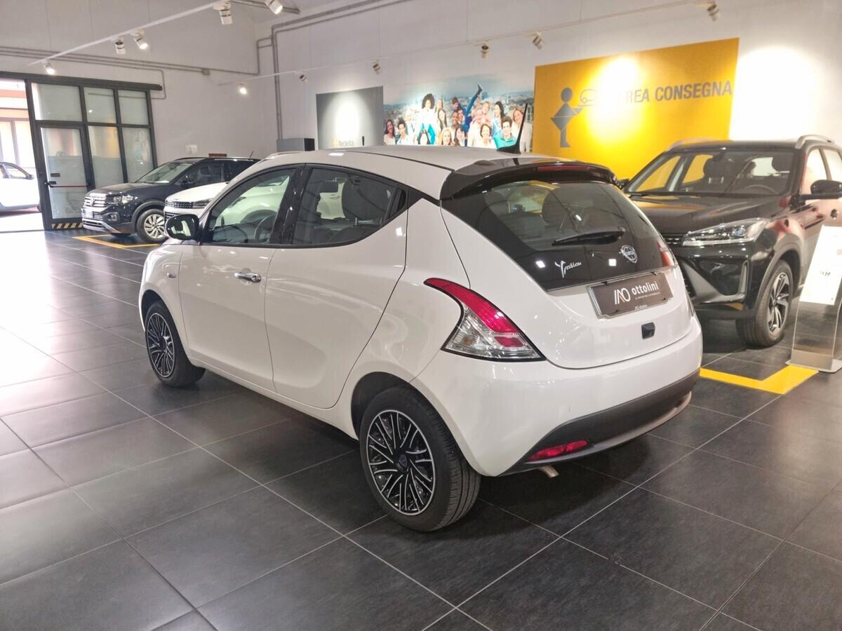 Lancia Ypsilon Gold 1.0 Hybrid 5 porte AZIENDALE
