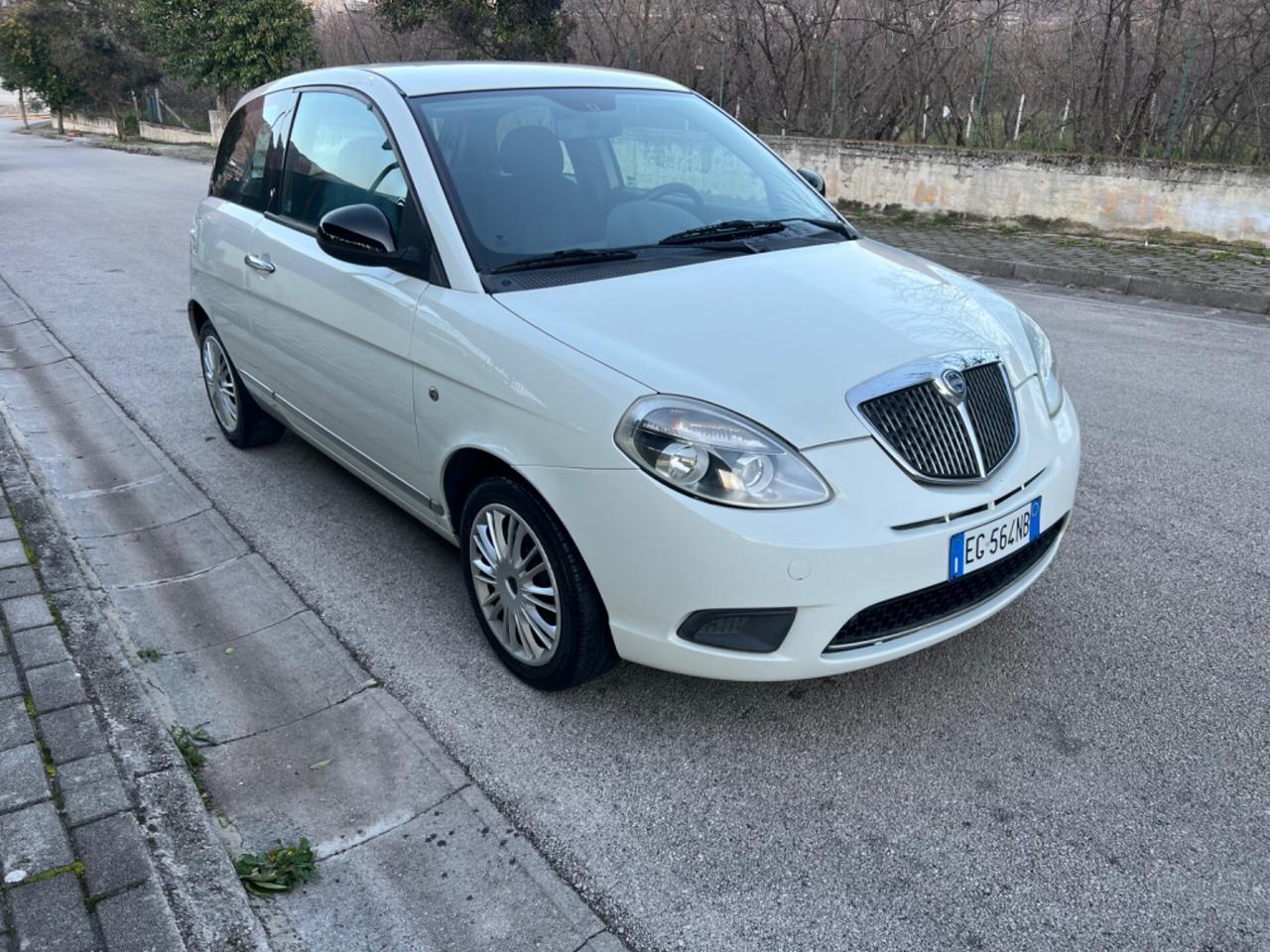 Lancia Ypsilon 1.2 69 CV Platino 2010 110mila km