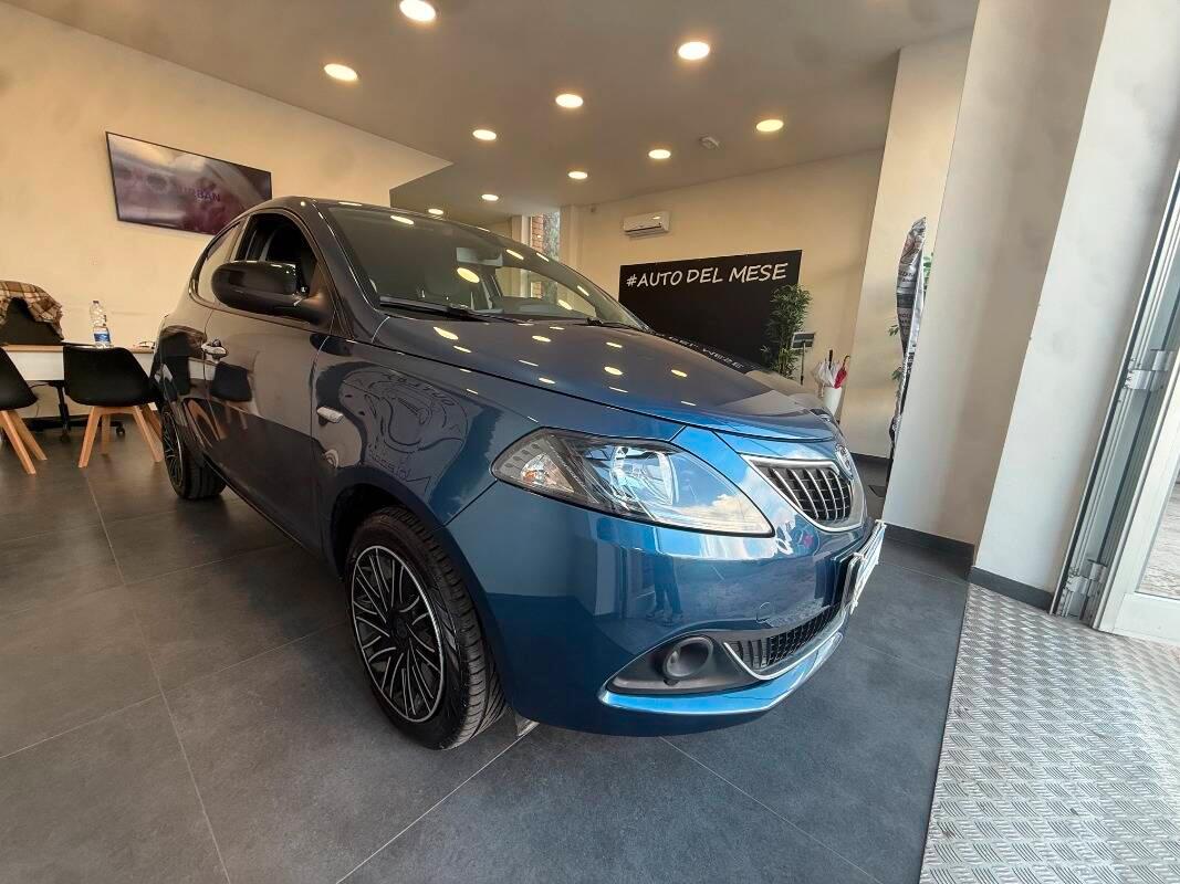 Lancia Ypsilon III 1.0 firefly hybrid Silver Plus s&s 70cv