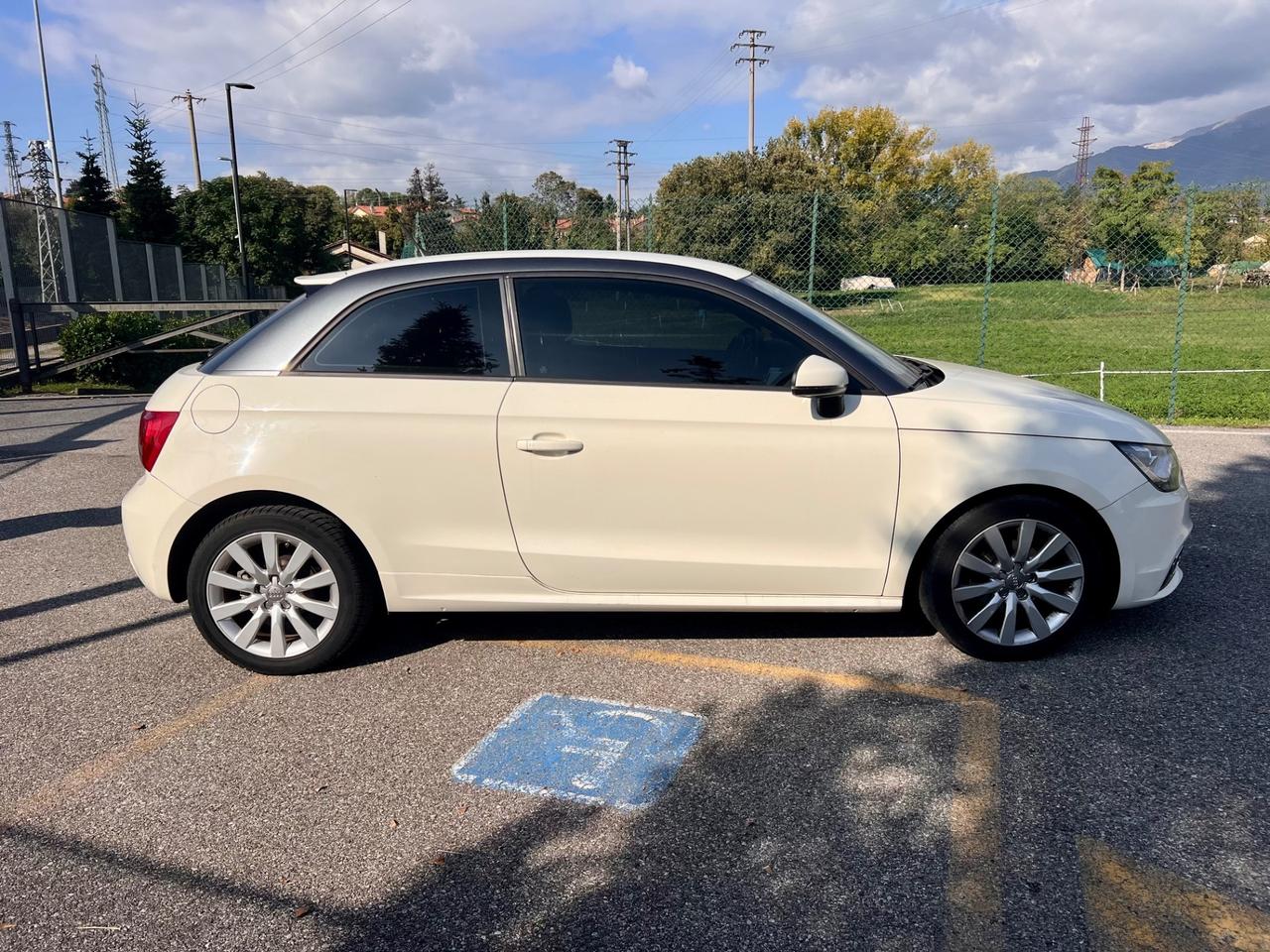 Audi A1 1.6 TDI Ambition sline