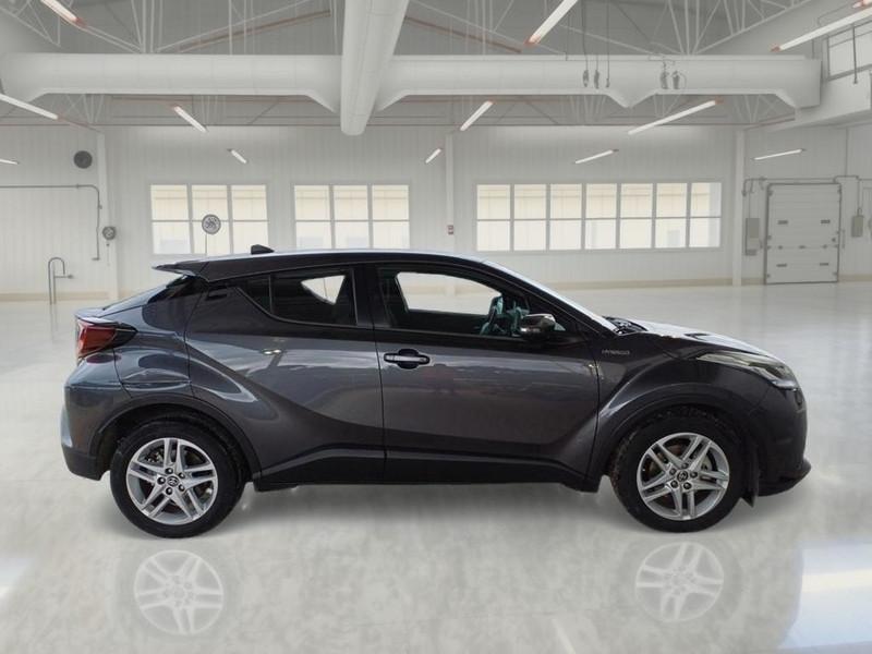 TOYOTA C-HR 1.8H 98CV E-CVT Business