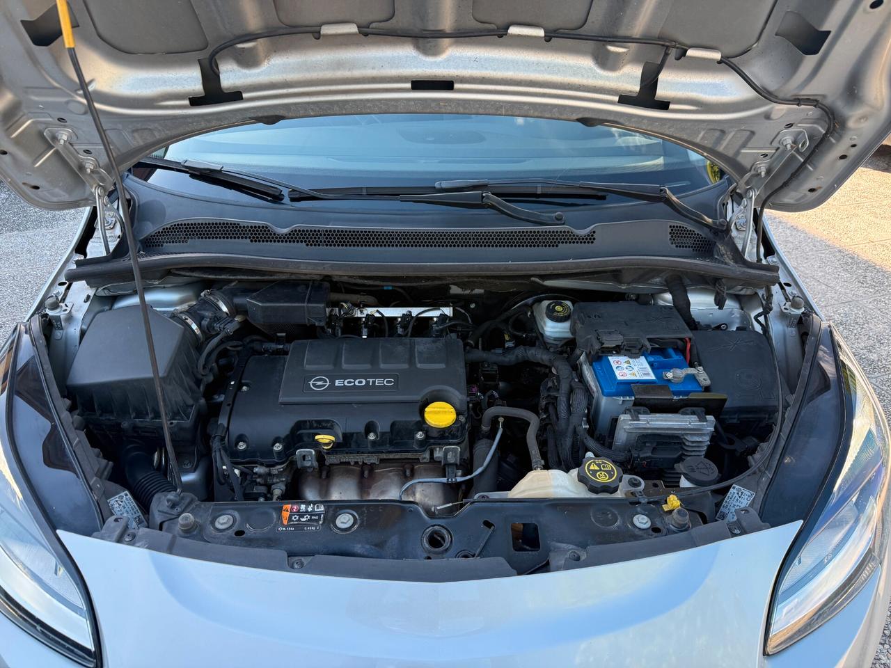 " UNA CHICCA " Opel Corsa 1.4 90CV GPL Tech