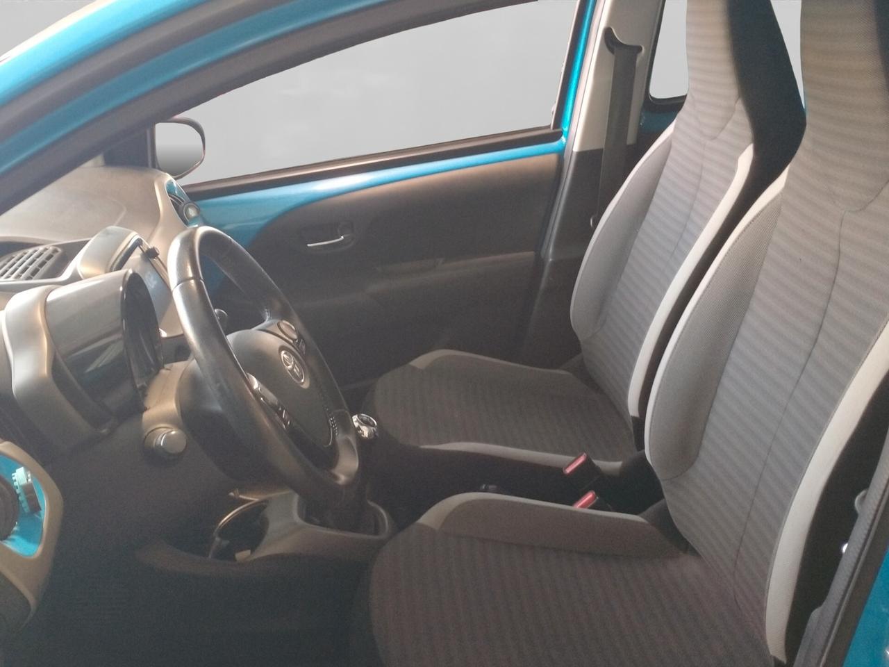 Toyota Aygo 1.0 VVT-i 72 CV 5 porte x-play