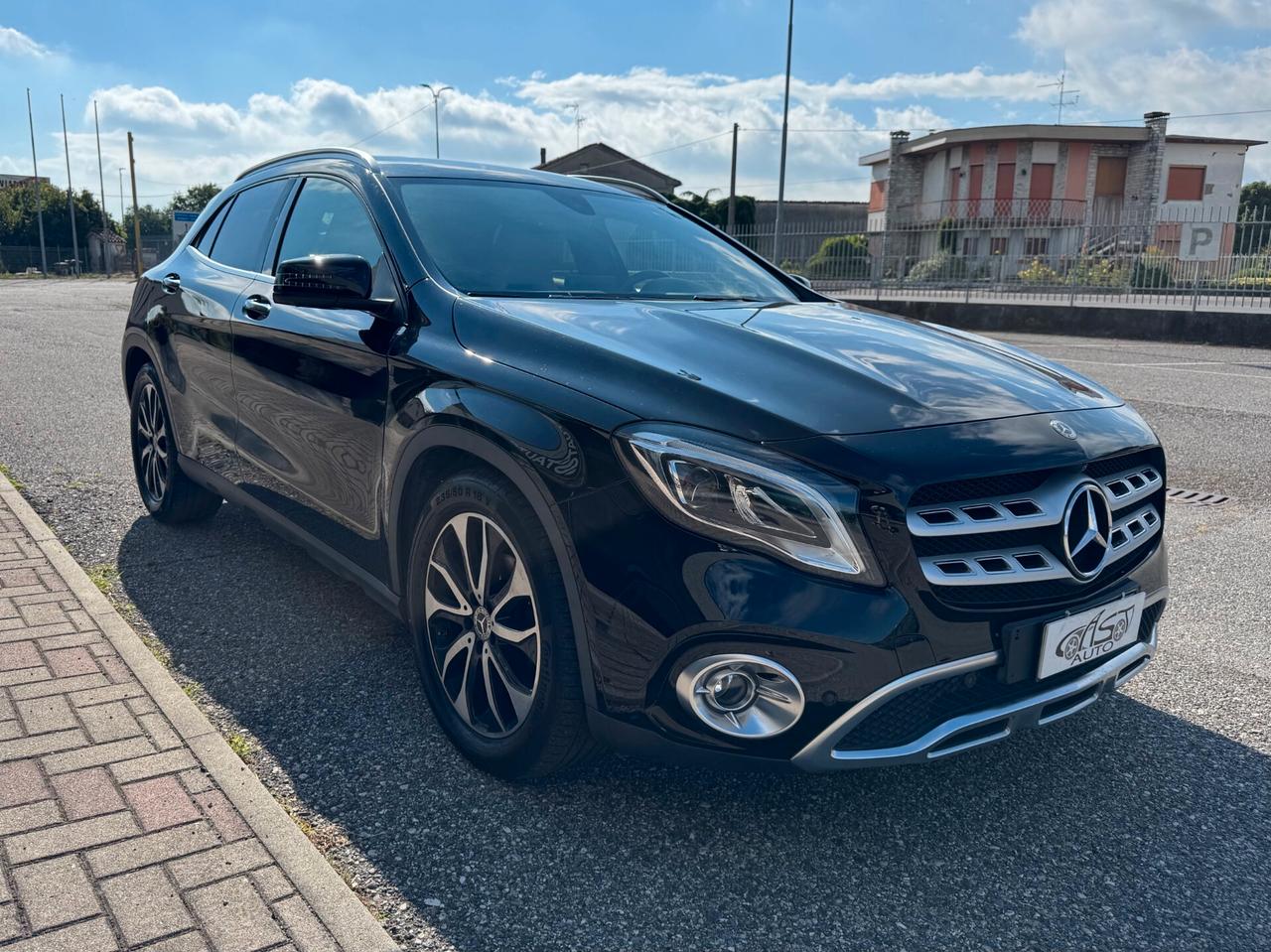 Mercedes GLA 180 Premium Plus