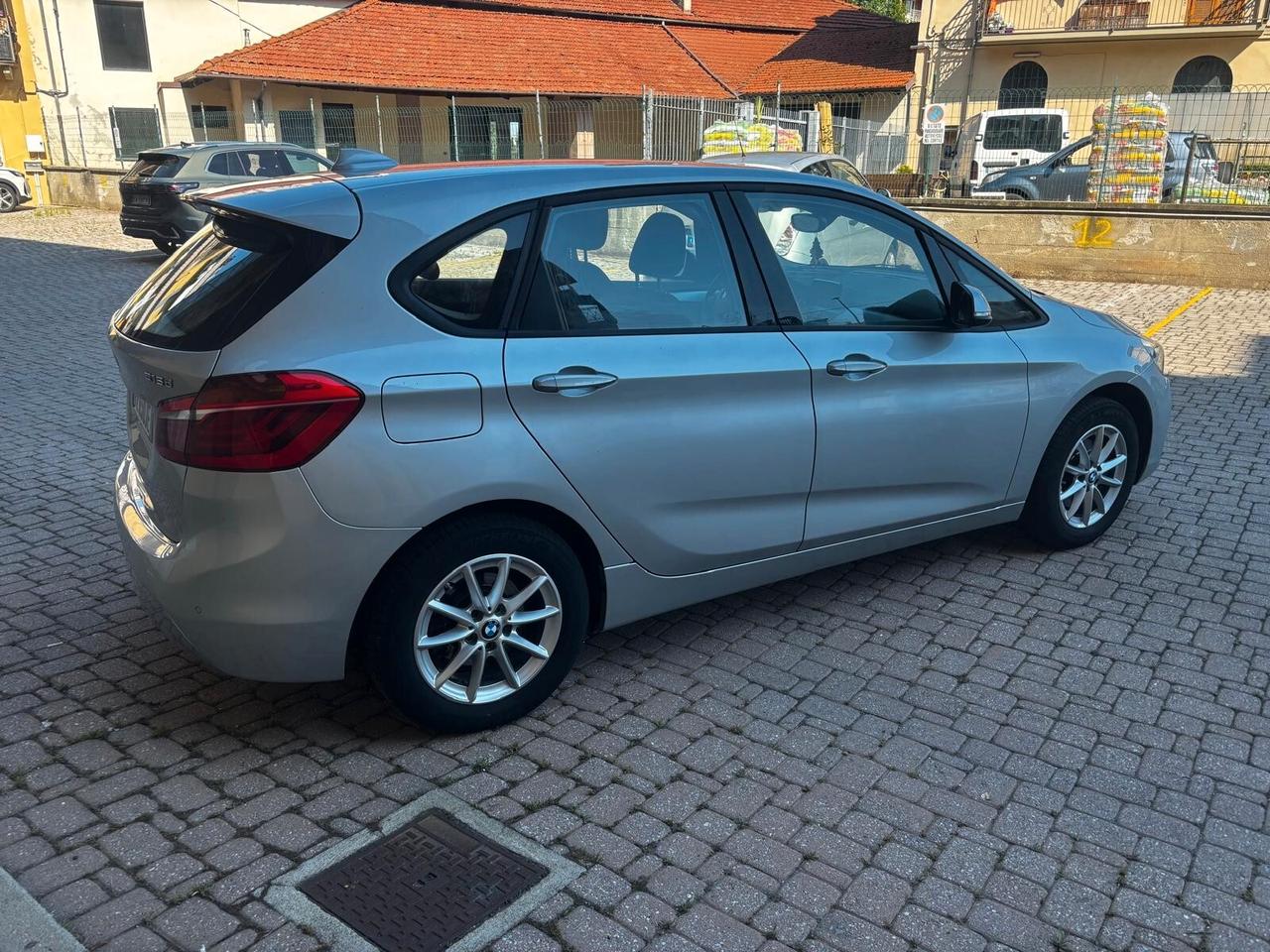 Bmw 2er Active Tourer 216d Active Tourer Advantage