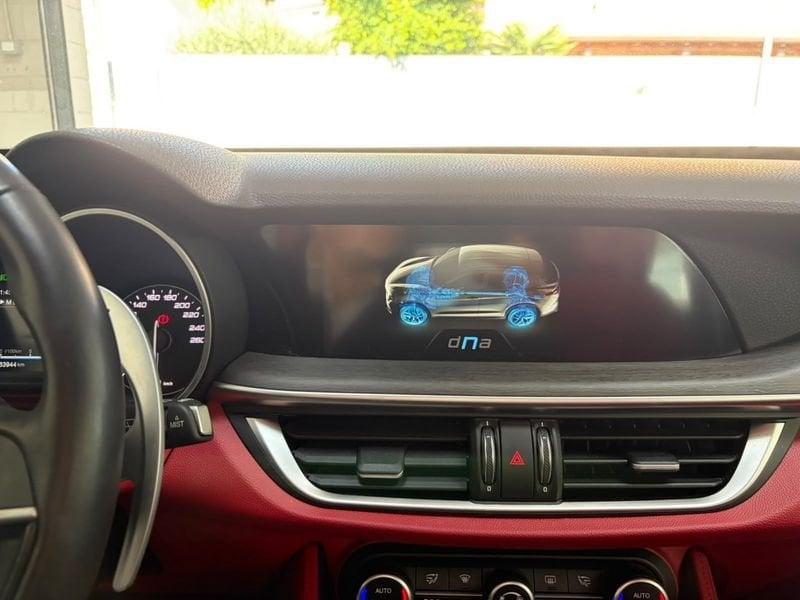 Alfa Romeo Stelvio 2.0 Turbo Benzina 280CV AT8 Q4 Executive