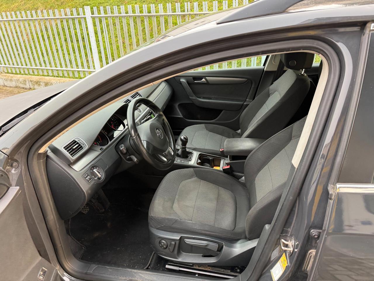 Volkswagen Passat 2.0 TDI Comfortline BlueM. Tech.