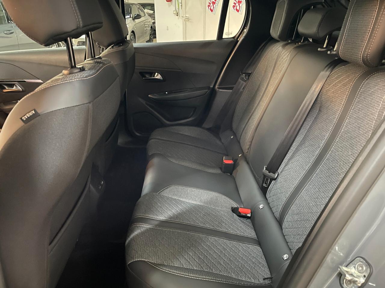 Peugeot 208 100cv 5 p. Allure 2025 Telecamera 360° Navi Sensori