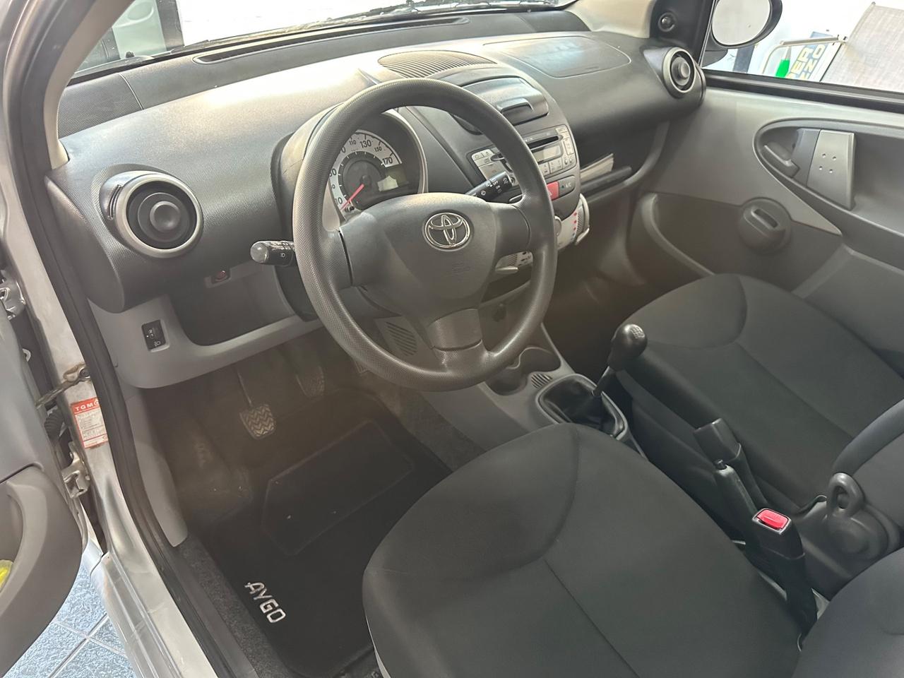 Toyota Aygo 1.0 12V VVT-i 5 porte Now Connect