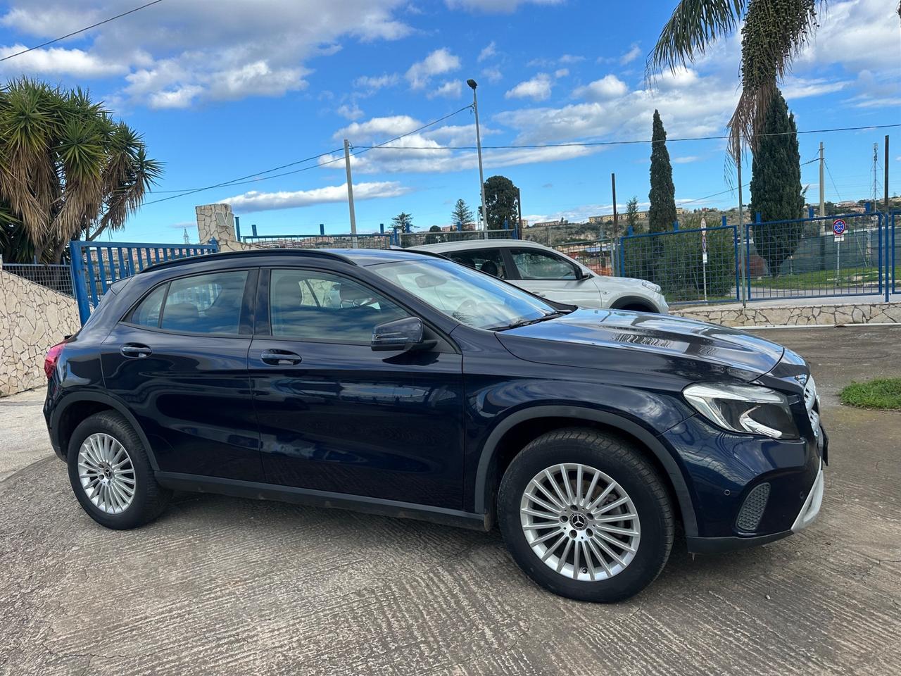 MERCEDES GLA 200 D EXECUTIVE automatic