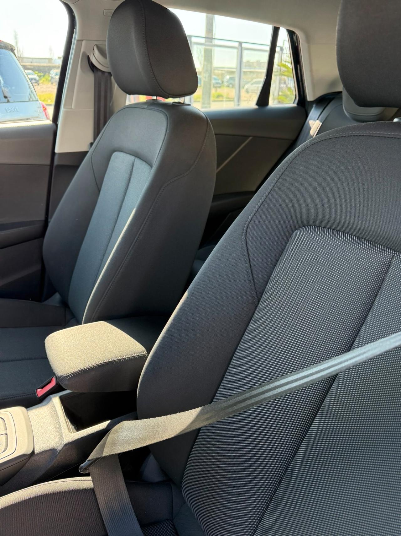 Audi Q2 30 TDI S tronic Business 04/2023