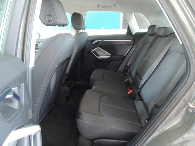 AUDI Q3 35 TDI Business Advanced