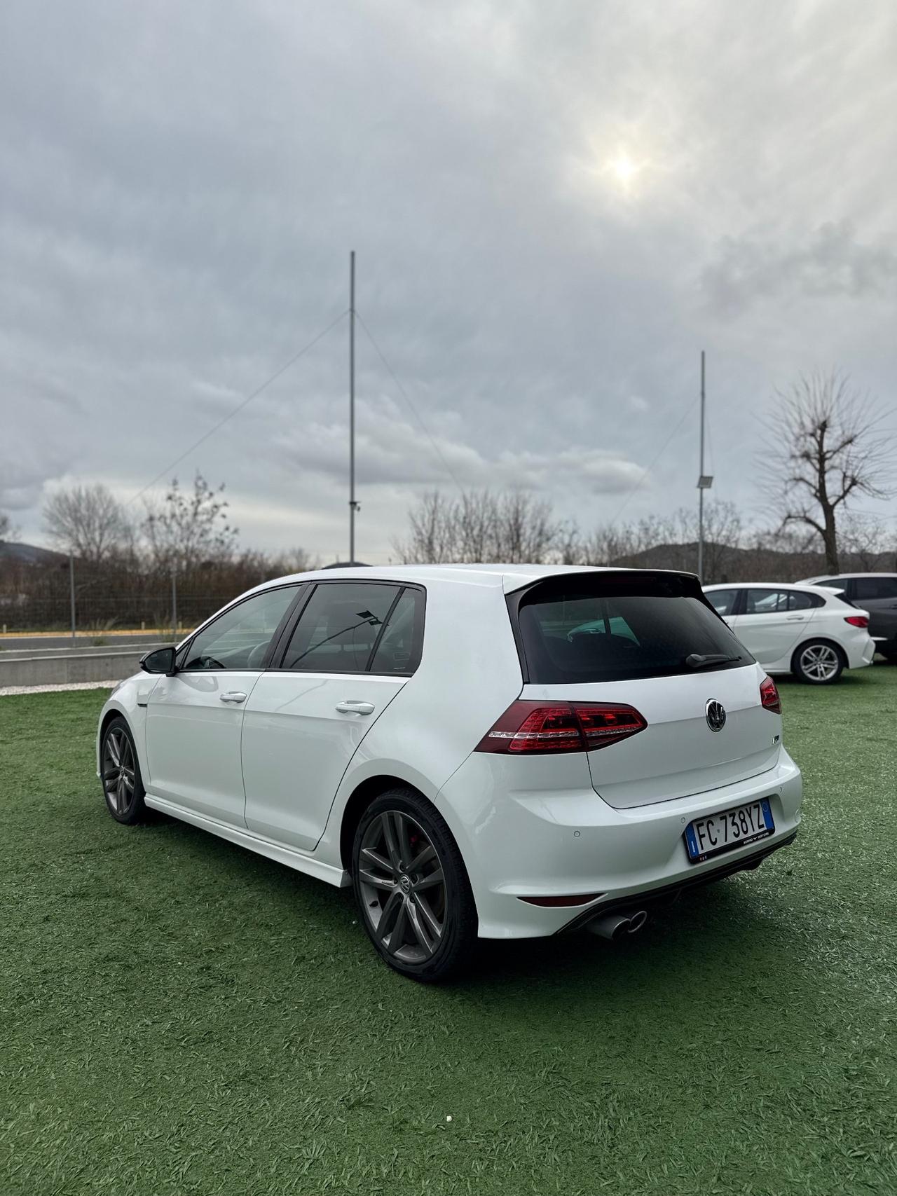 Volkswagen Golf 1.6 TDI 110cv DSG R-LINE ALLESTIMENTO