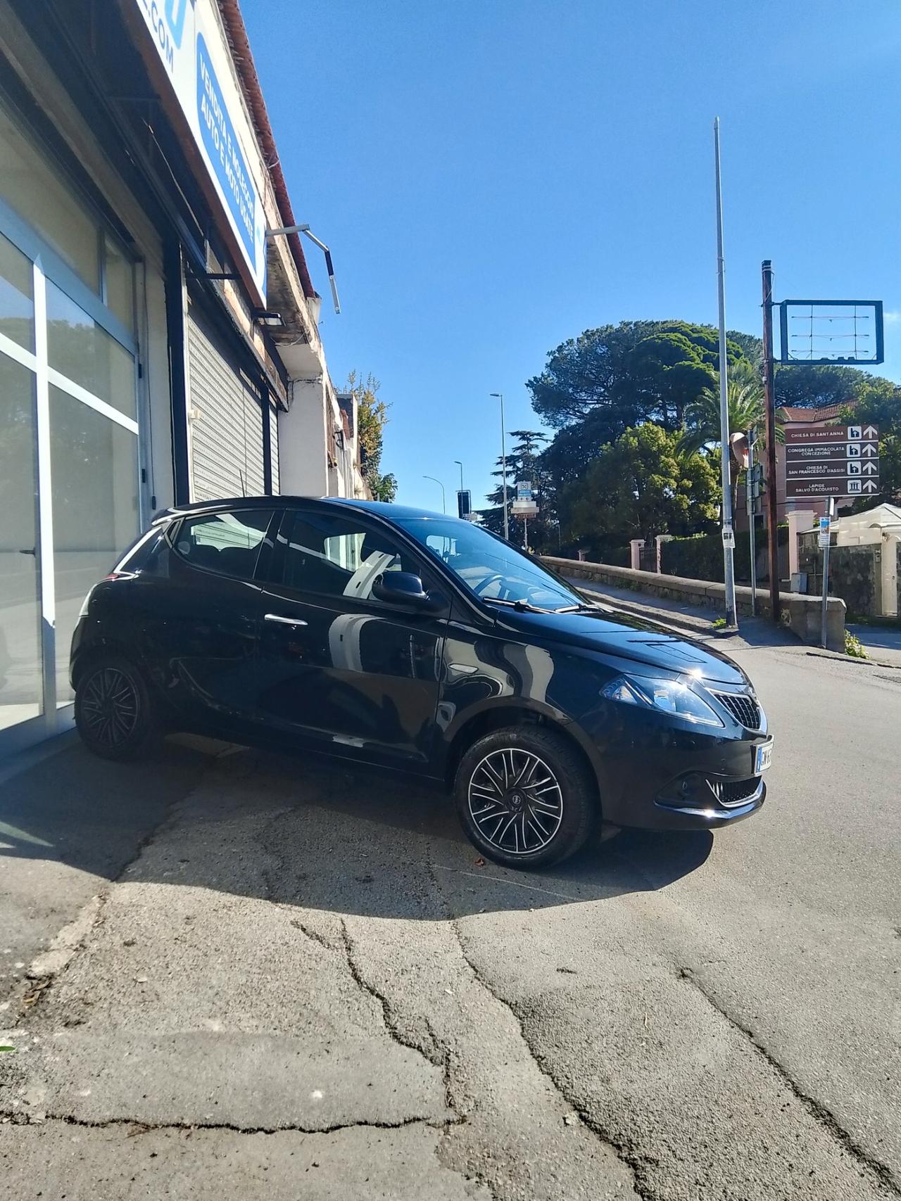 Lancia Ypsilon 1.0 FireFly 5 porte S&S Hybrid Gold Plus