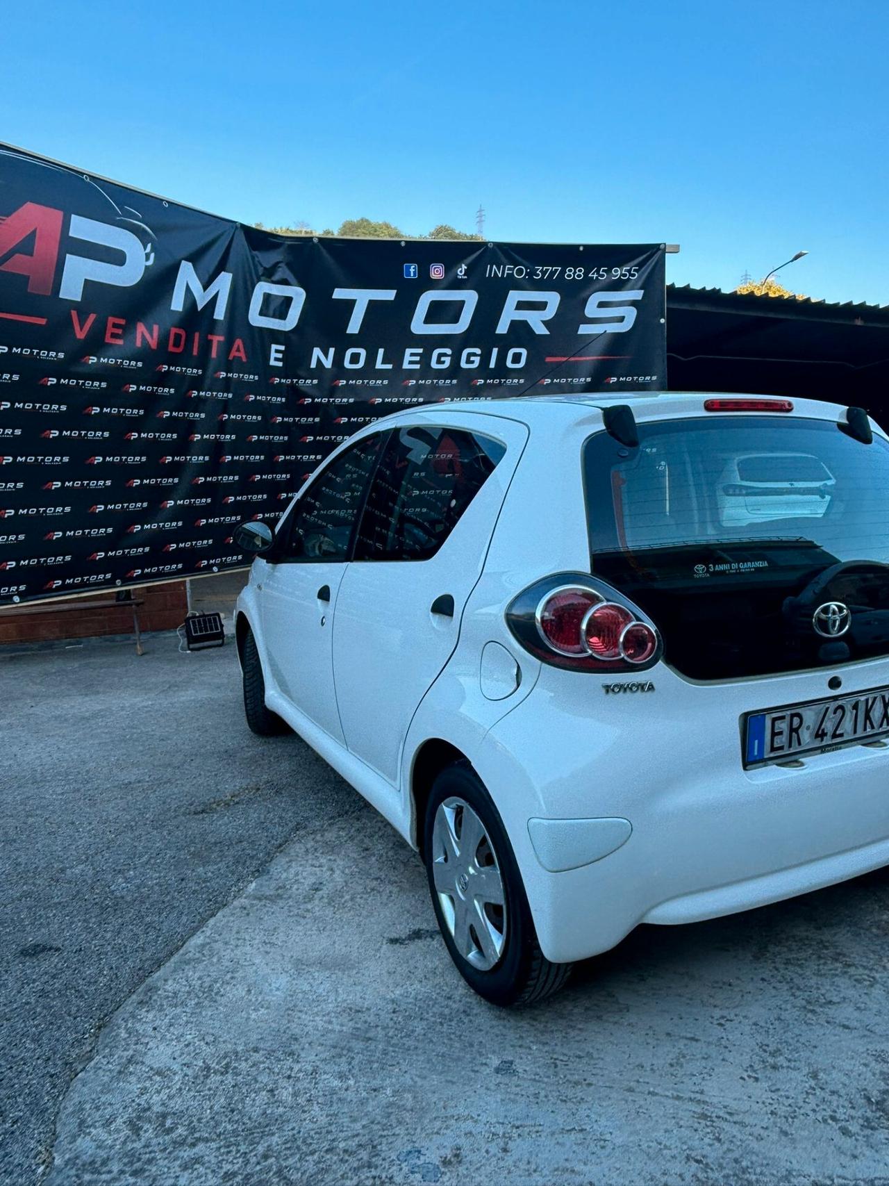 Toyota Aygo 1.0 12V VVT-i 5 porte Now Connect