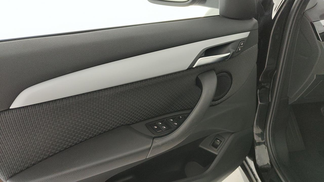 BMW X1 F48 2019 - X1 sdrive18i Advantage 136cv auto