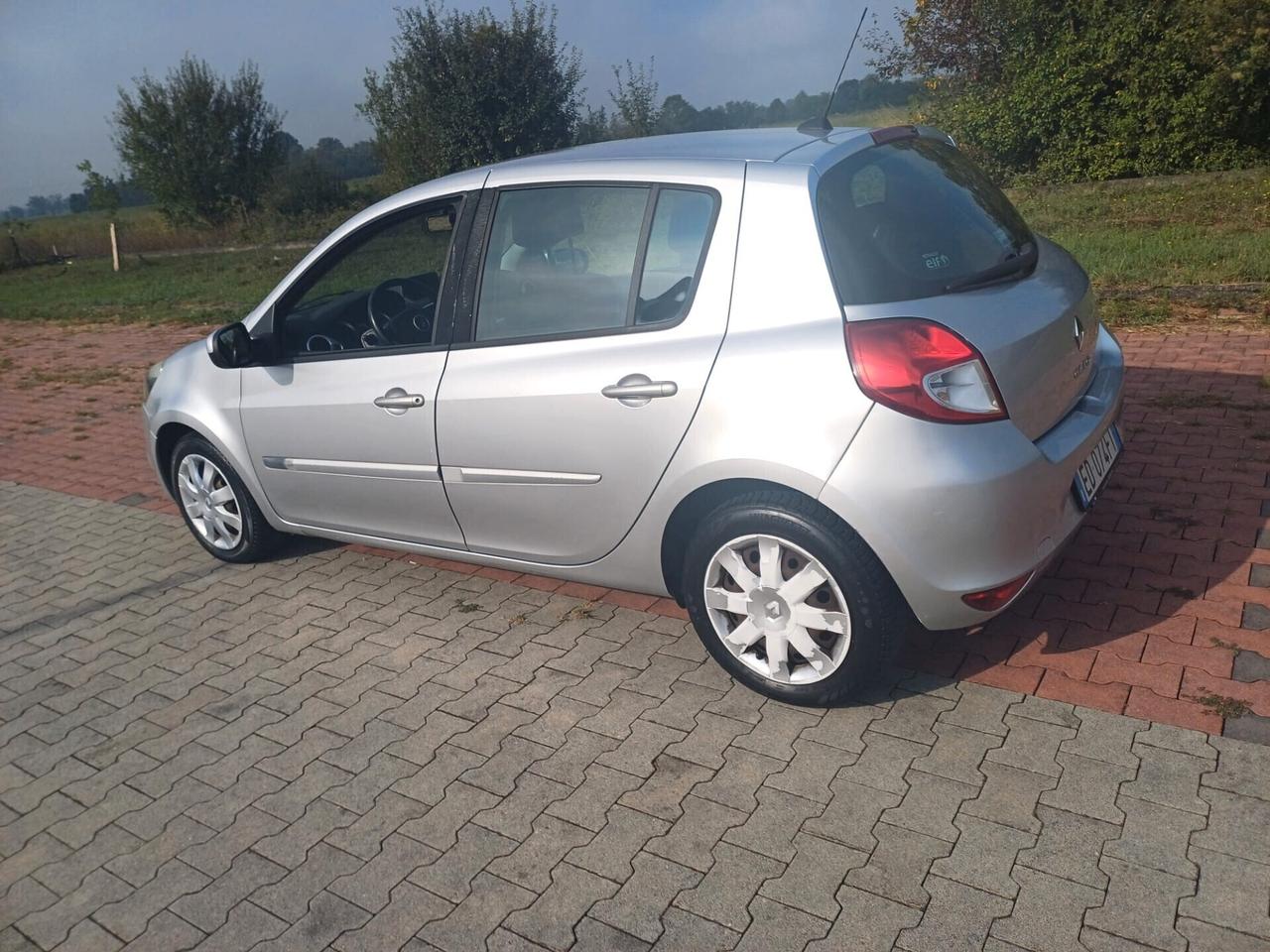 Renault Clio 1.2 16V 5 porte Dynamique