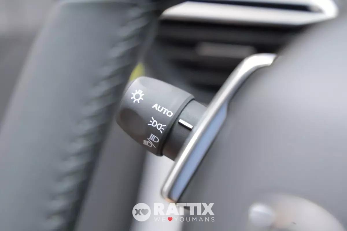 Peugeot 208 1.2 Hybrid Allure 136CV e-DCS6