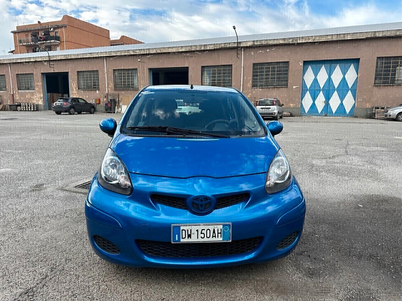 Toyota Aygo 1.0 12V VVT-i 5 porte Sol