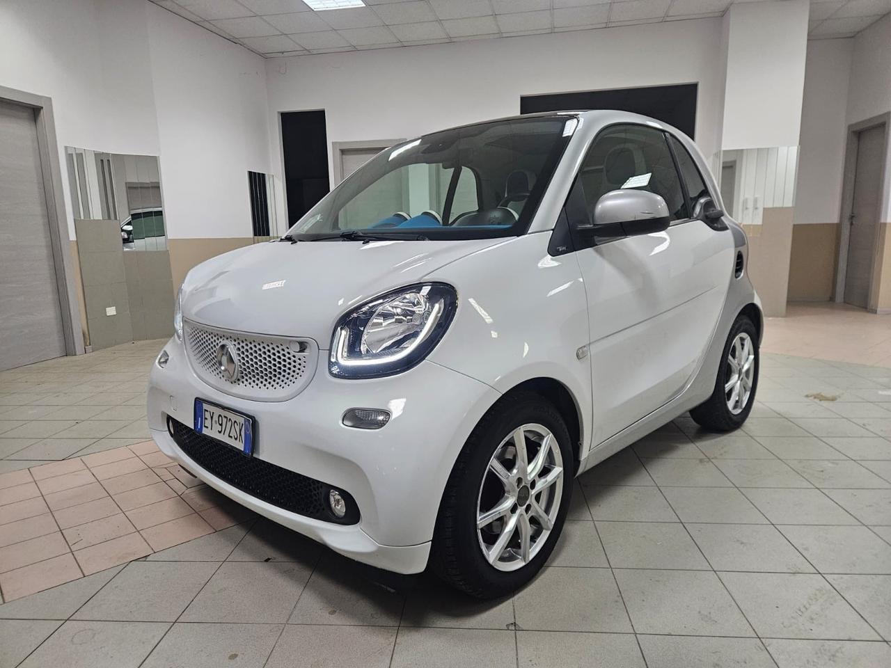 Smart ForTwo 1000 52 kW MHD coupé pure