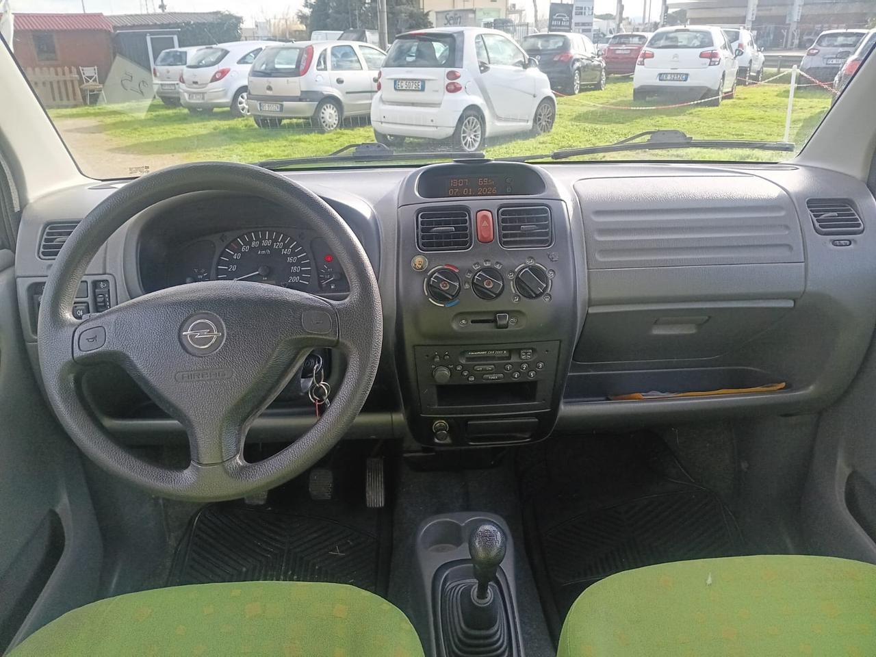 Opel Agila 1.2 16V Comfort