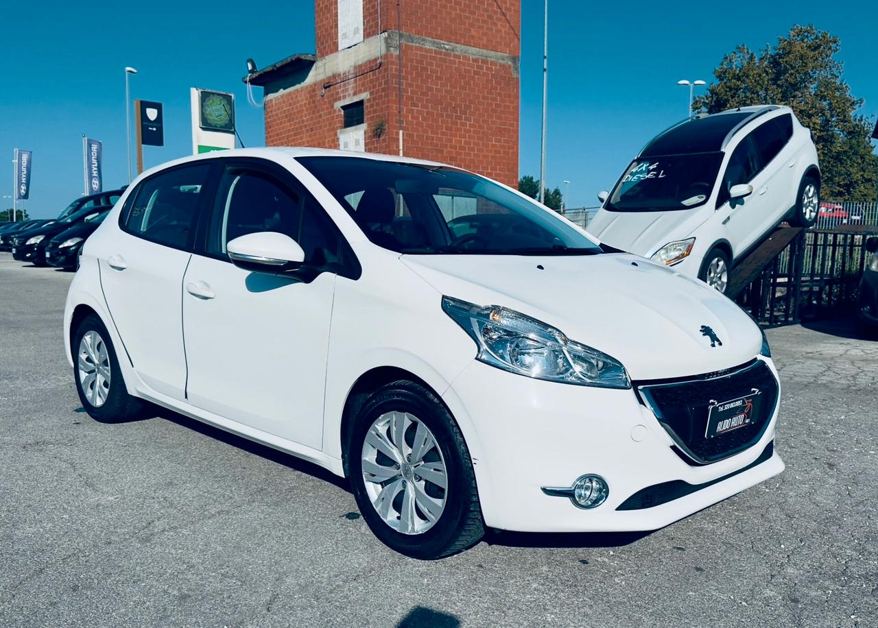 Peugeot 208 1.4 HDi 68 CV 5 porte Allure