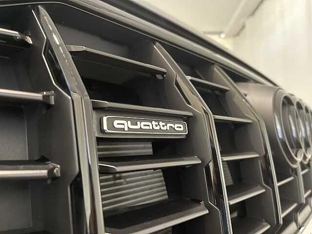 Audi Q3 40 TFSI quattro S tronic S line edition