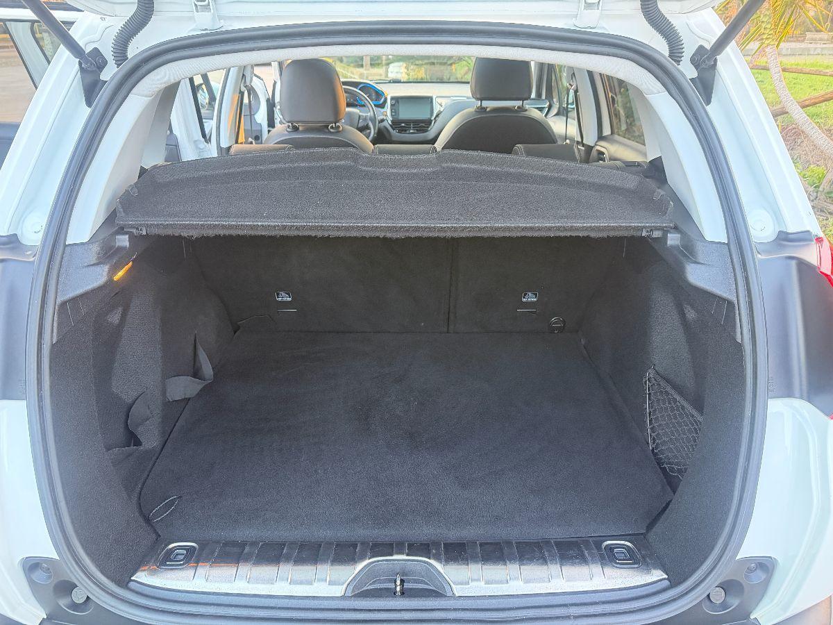 PEUGEOT - 2008 - BlueHDi 120 S&S Allure