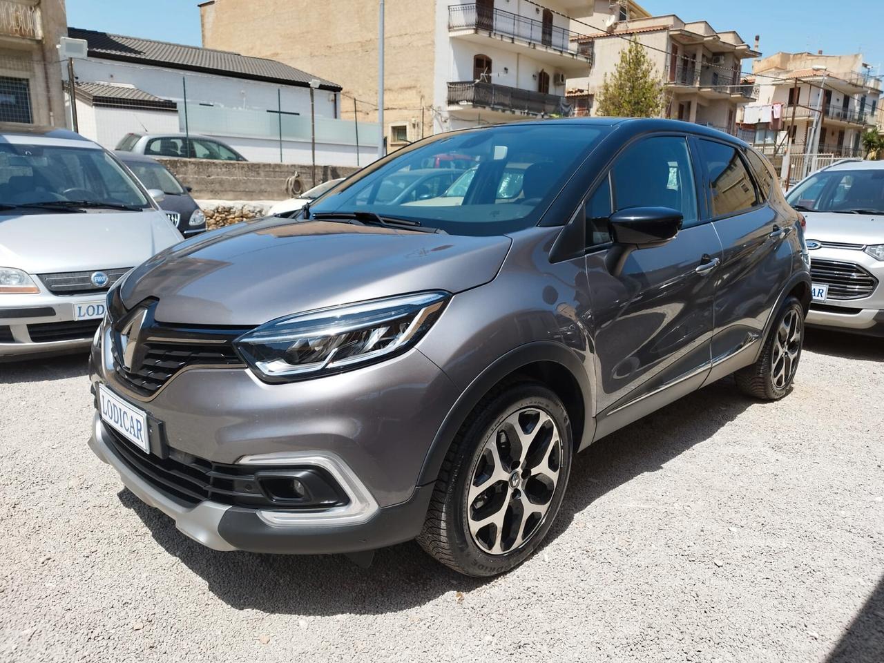 Renault Captur dCi 8V 90 CV EDC Start&Stop Energy Initiale Paris