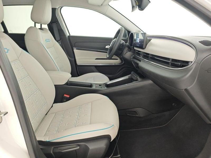 FIAT 600 Hybrid 110 CV DCT MHEV La Prima