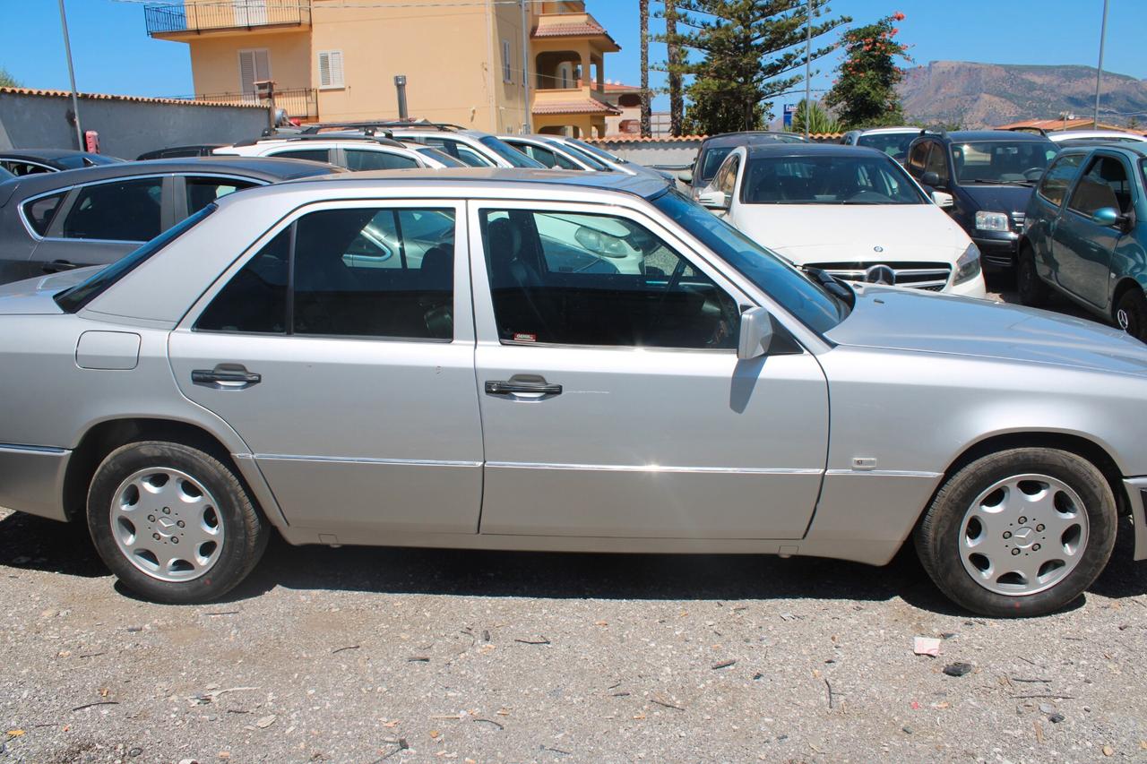 Mercedes-benz E 200 MERCEDES BENZ 124019