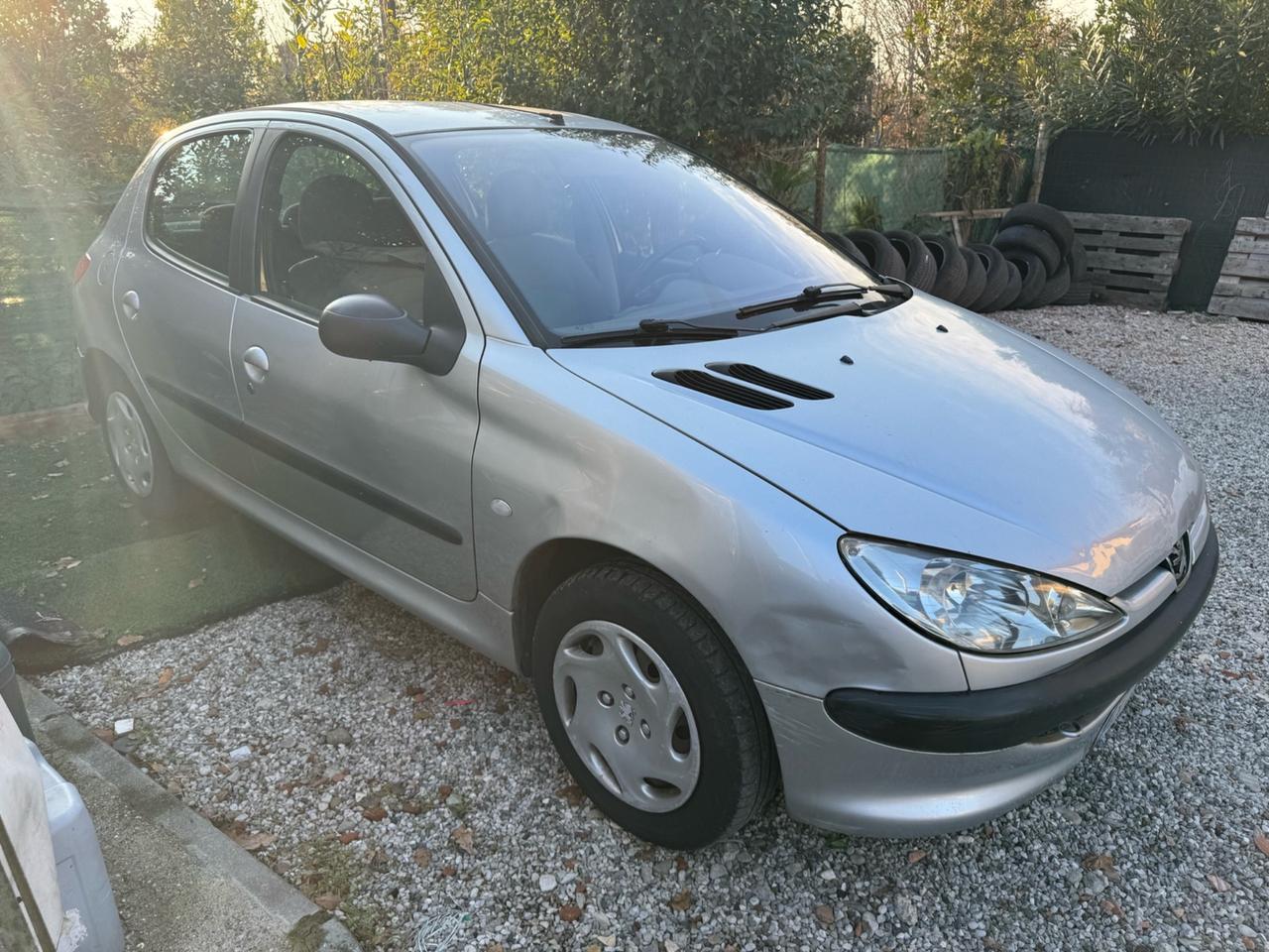Peugeot 206 1.1 5p. - NEOPATENTATI