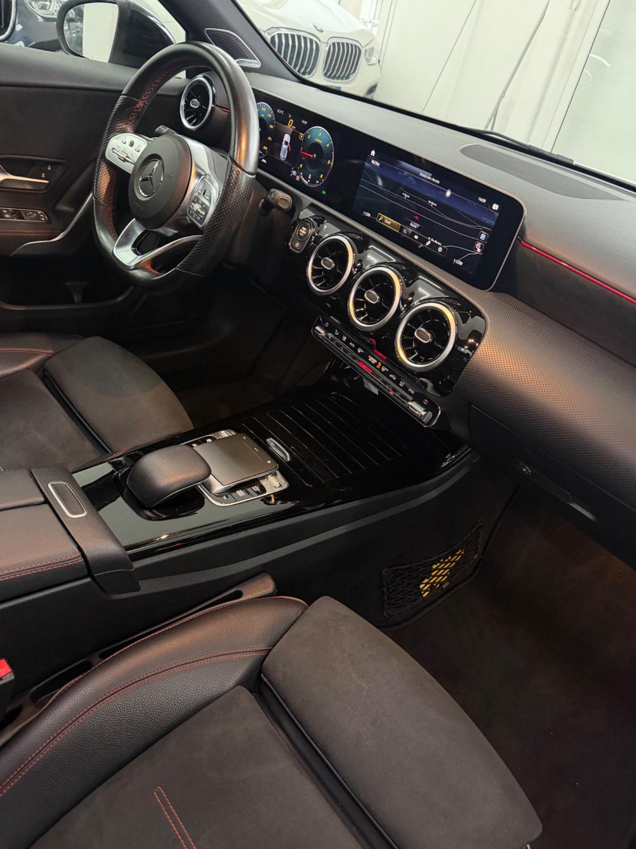 Mercedes CLASSE A Premium AMG TETTO finanziabile