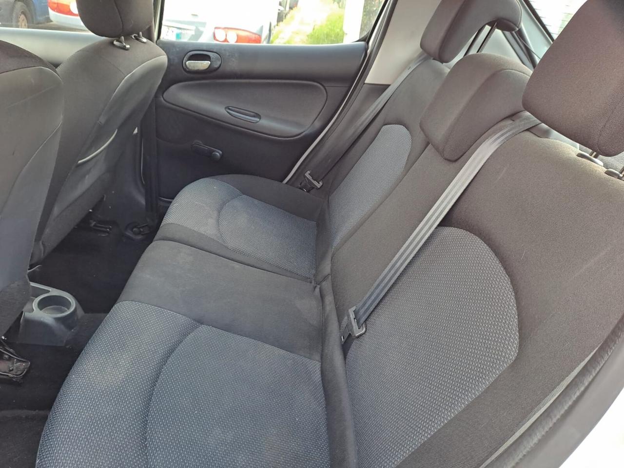 Peugeot 206 benzina
