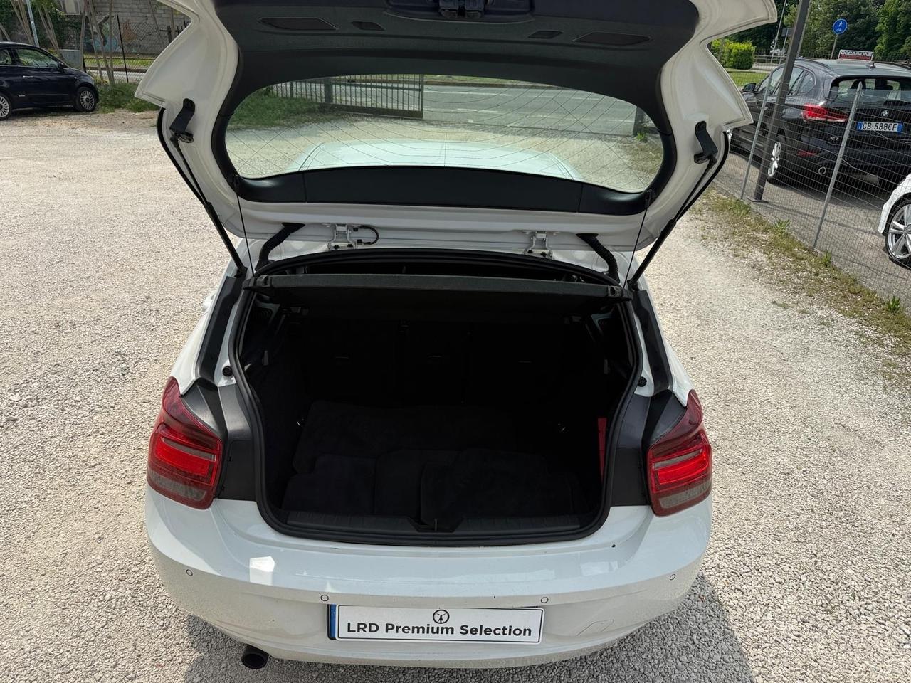 Bmw 114 114d 5p. Unique