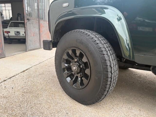 Land Rover Defender 90 2.4 TD4 Station Wagon E