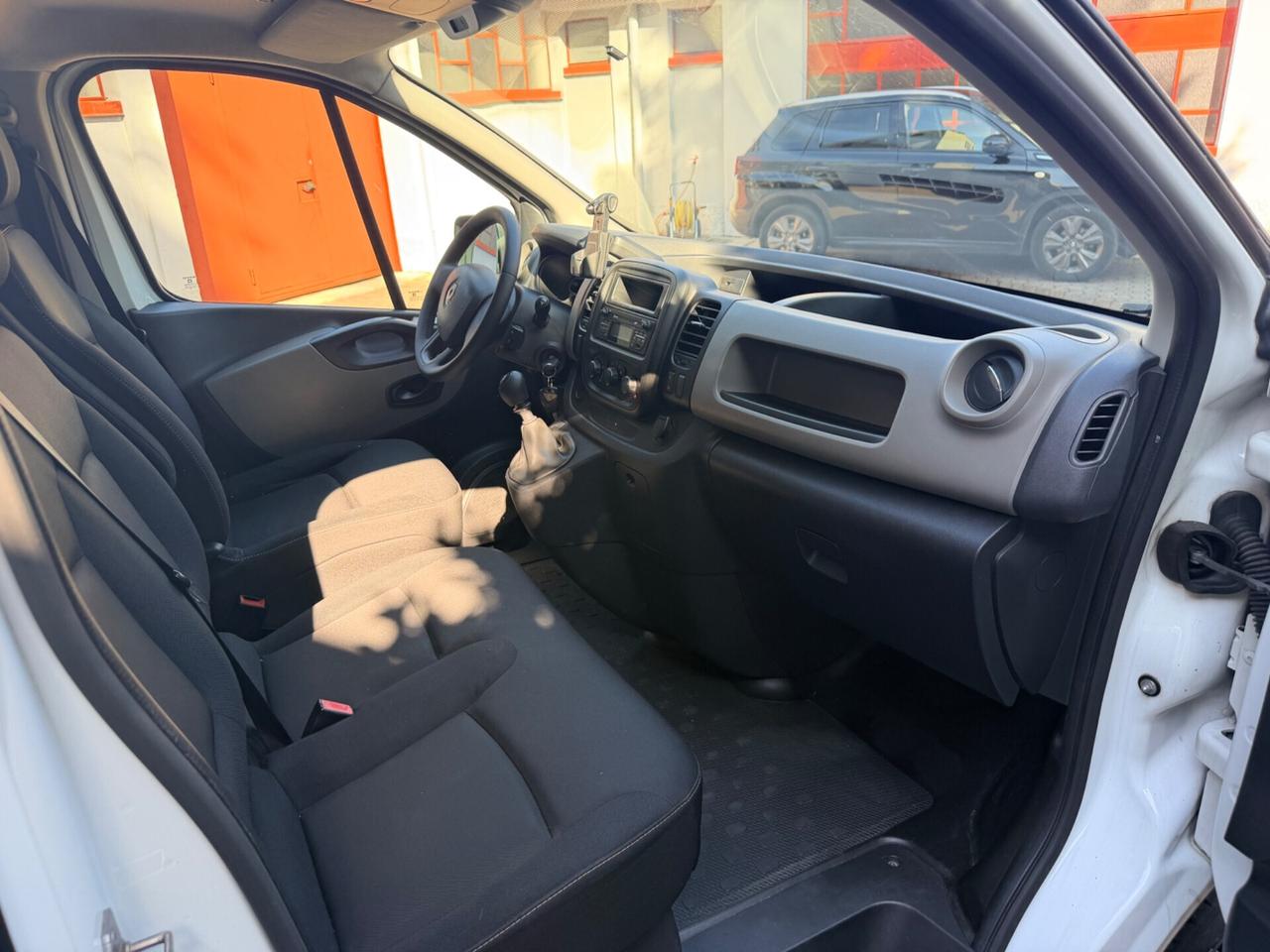 FURGONE RENAULT TRAFIC