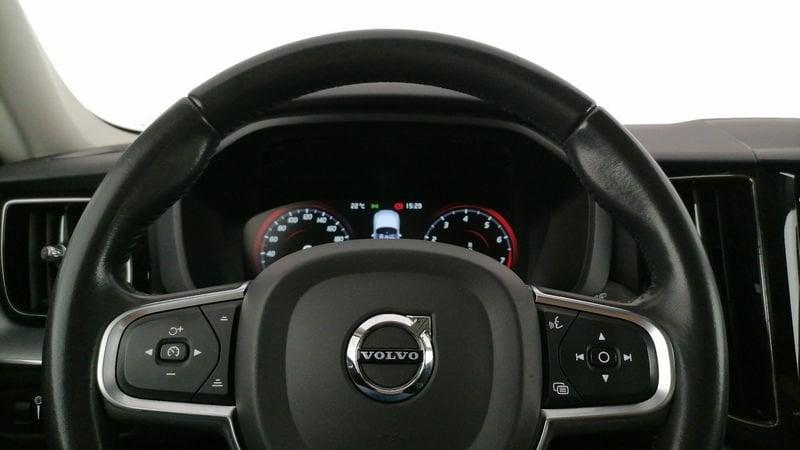 Volvo XC60 2.0 b4 Momentum Pro auto