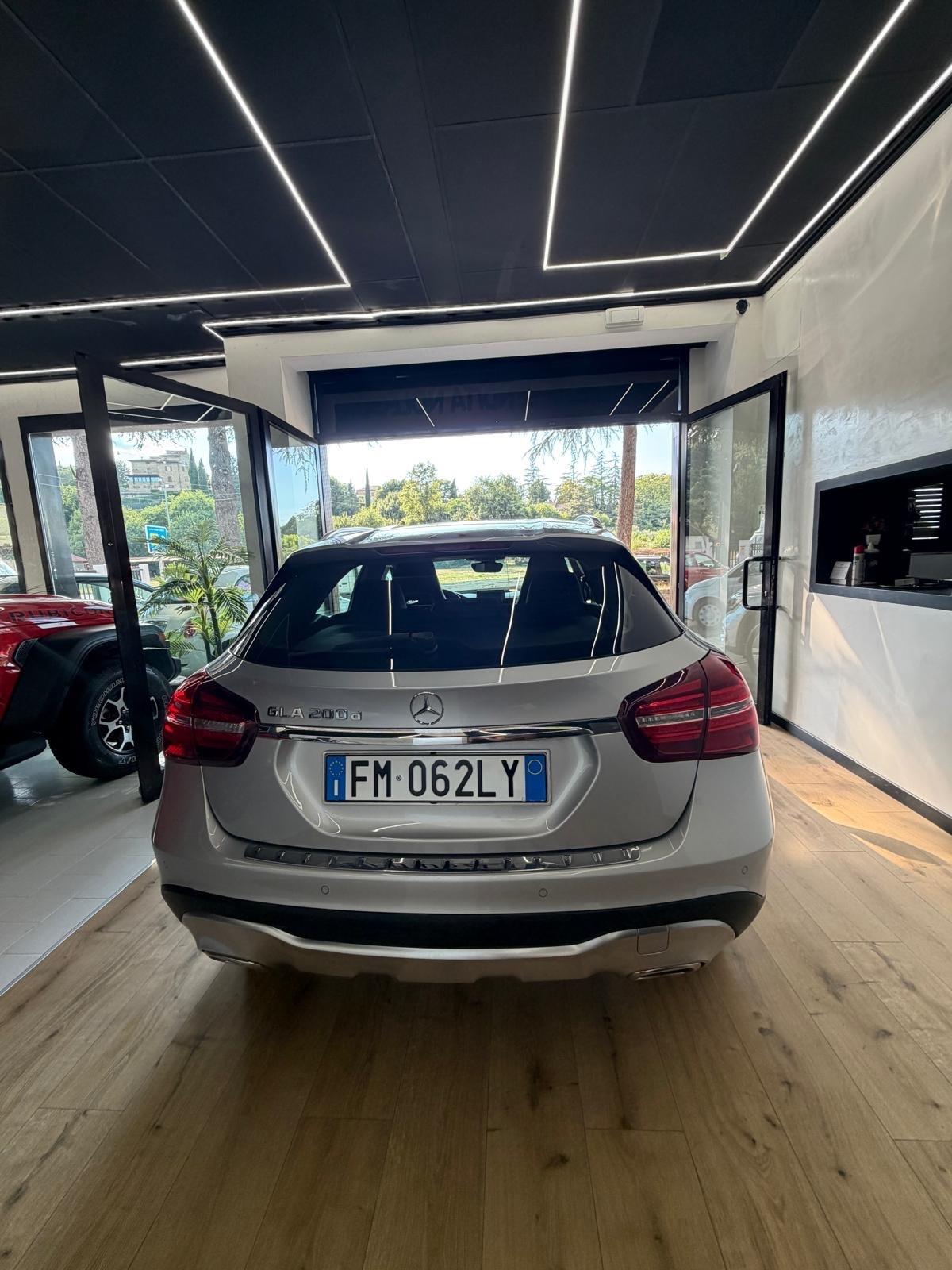 Mercedes-benz GLA 200 d Premium
