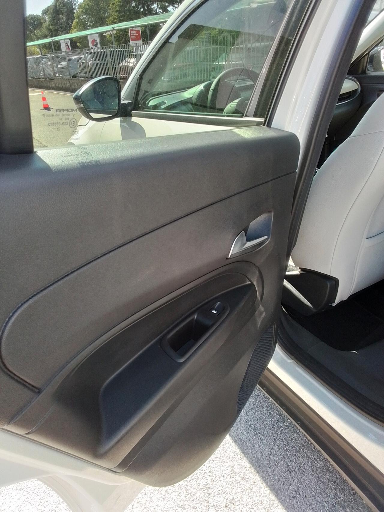 Fiat 600 Hybrid 110 CV DCT MHEV La Prima