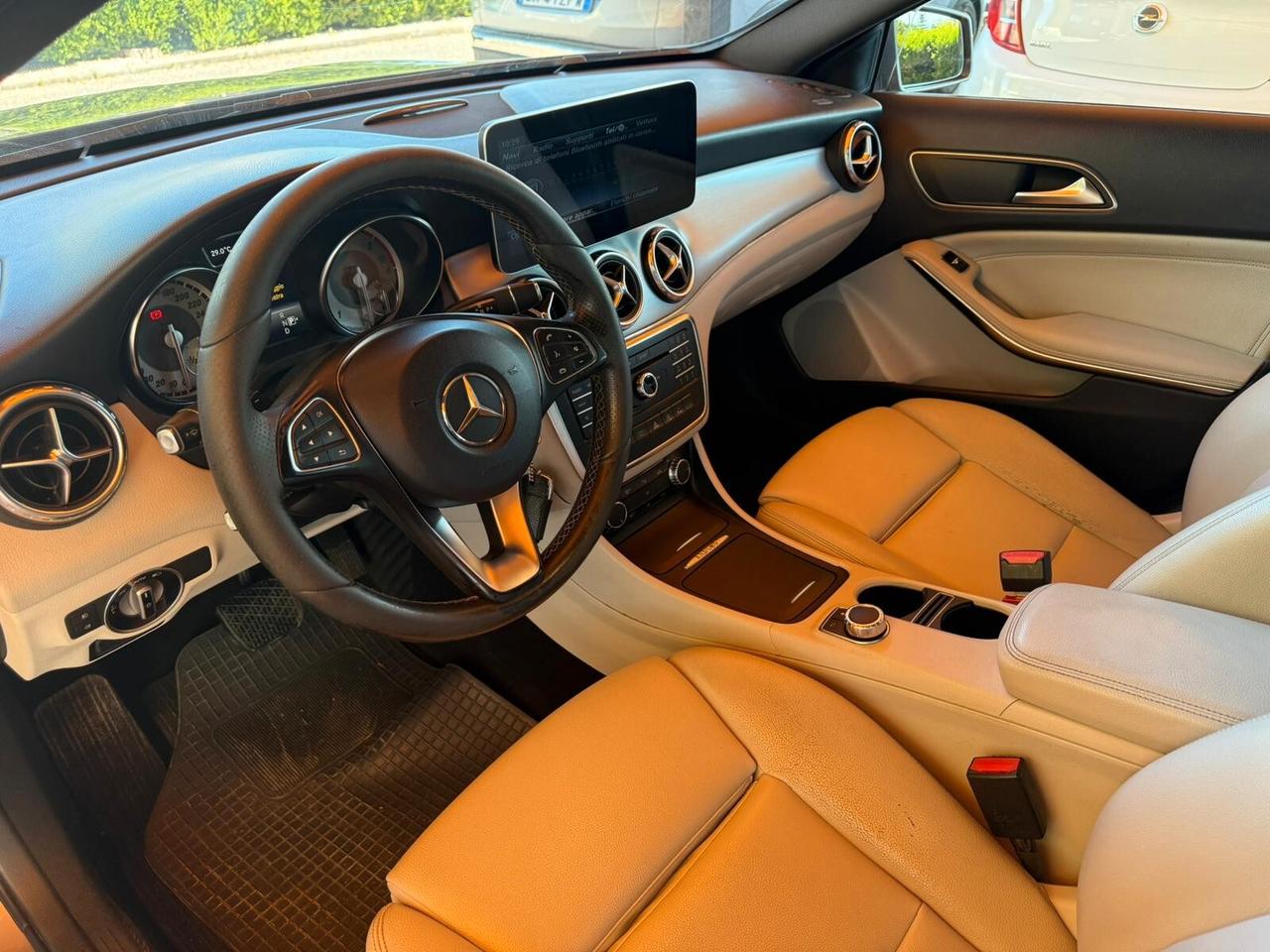 Mercedes-benz GLA 200 d Automatic Enduro Activity