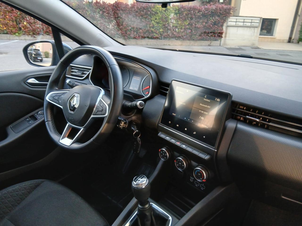 Renault Clio TCe 100 CV 5 porte Zen UNICO proprietario tua con € 164 mese