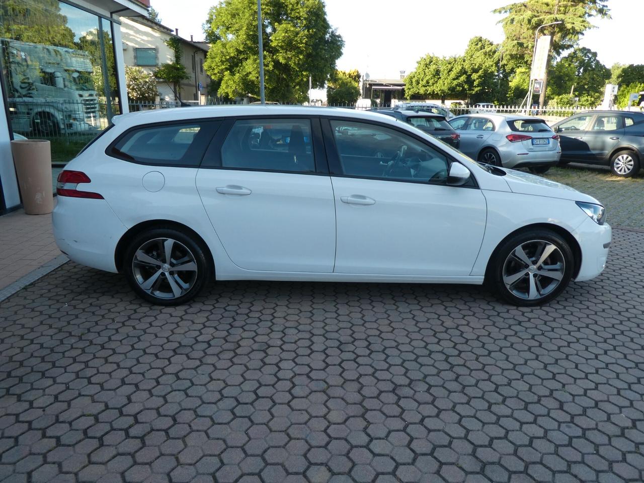 Peugeot 308 BlueHDi 100 S&S SW ok neopatentati