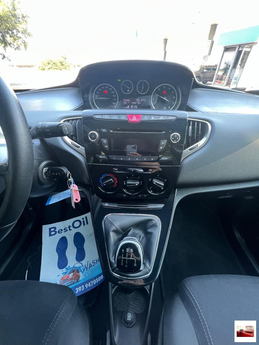 LANCIA - Ypsilon - 0.9 T.Air 85 CV 5 porte Metano Ecochic Gold