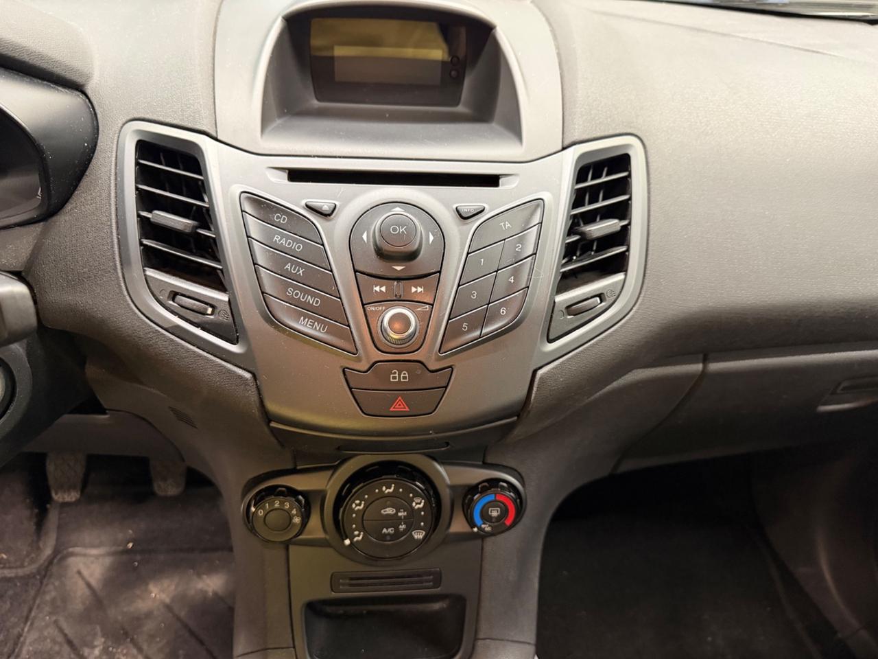 Ford Fiesta 1.4 5 porteGPL Neopatentati UNICOPROPR